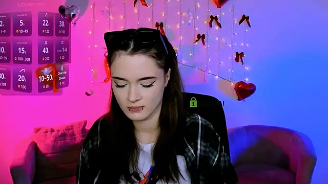 liana kisses online show from March 2026 07:52:01 PM