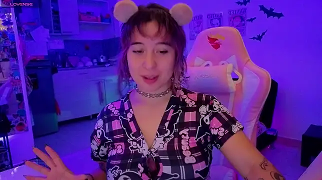 Snapshot of FernandaOrtegaaa chatting on June 2026 01:28:02 AM FernandaOrtegaaa online show from June 2026 01:28:02 AM