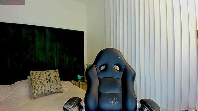 Snapshot of BarbaraKnox_ chatting on February 2026 06:28:02 PM BarbaraKnox online show from February 2026 06:28:02 PM