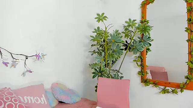 Snapshot of BarbaraKnox_ chatting on February 2026 06:42:01 PM BarbaraKnox online show from February 2026 06:42:01 PM