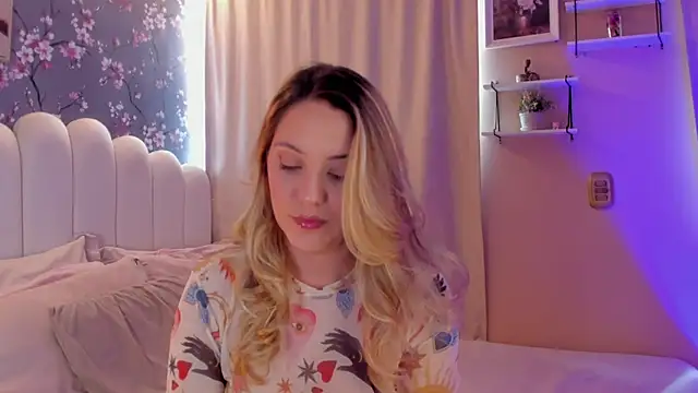 Snapshot of martinaaricci chatting on April 2026 06:14:02 PM martinaaricci online show from April 2026 06:14:02 PM