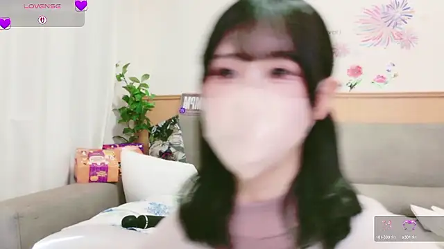 Conatsu online show from October 2025 04:37:01 AM