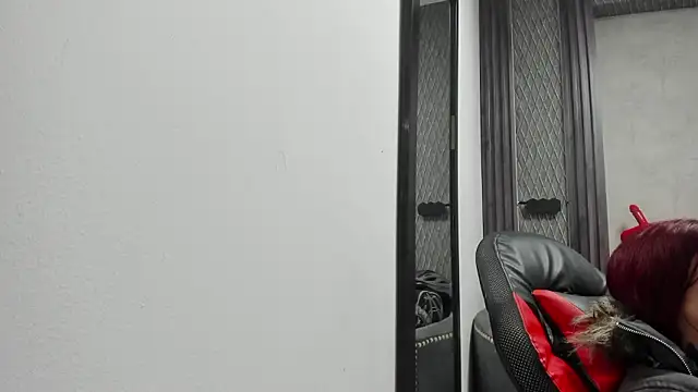 selene red  online show from February 2026 12:37:02 AM