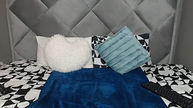 LOYAL SASHA online show from March 2025 02:21:02 PM