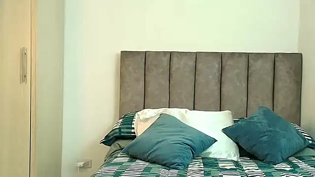 karina lewis  online show from March 2026 04:18:02 AM