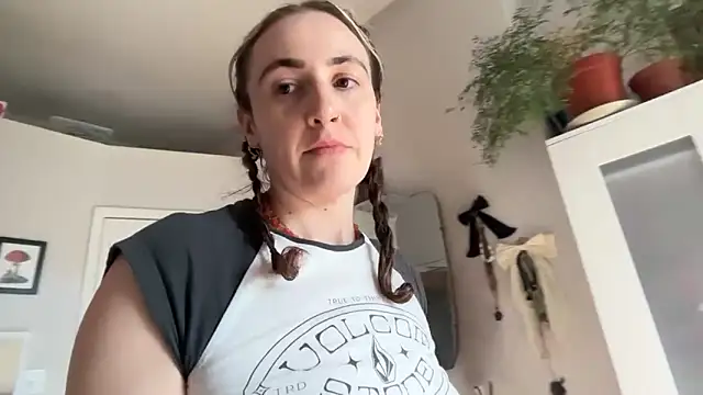 Snapshot of Littlelolo60 chatting on May 2026 03:17:01 PM Littlelolo60 online show from May 2026 03:17:01 PM