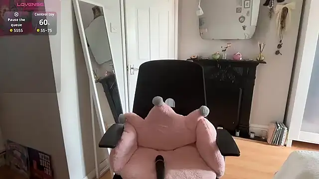 Snapshot of Littlelolo60 chatting on July 2026 10:11:02 AM Littlelolo60 online show from July 2026 10:11:02 AM
