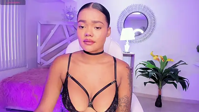 Snapshot of madisson_davon chatting on December 2024 02:17:02 PM madisson davon online show from December 2024 02:17:02 PM