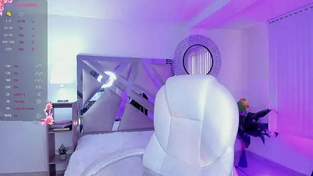 Snapshot of madisson_davon chatting on December 2024 01:14:01 PM madisson davon online show from December 2024 01:14:01 PM