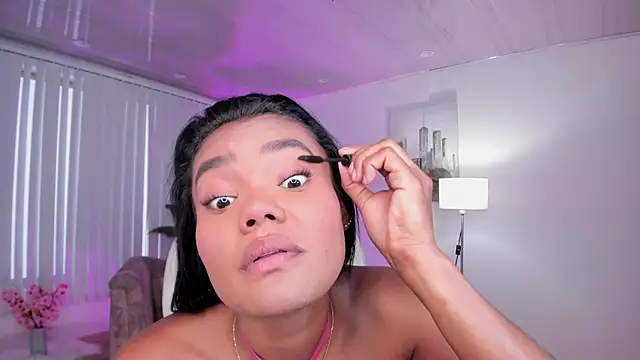 Snapshot of madisson_davon chatting on January 2025 01:37:02 PM madisson davon online show from January 2025 01:37:02 PM