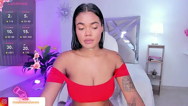 Snapshot of madisson_davon chatting on January 2025 02:38:02 PM madisson davon online show from January 2025 02:38:02 PM