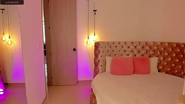 Snapshot of madisson_davon chatting on February 2026 09:51:02 PM madisson davon online show from February 2026 09:51:02 PM