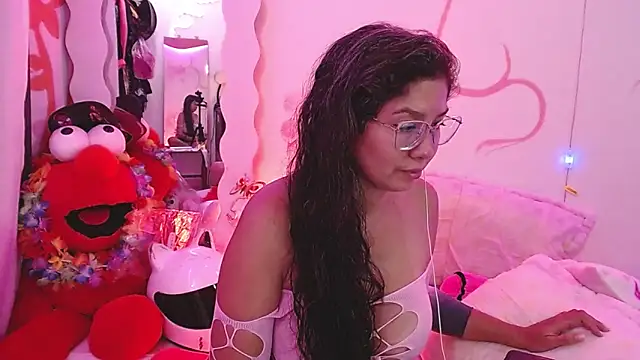 Snapshot of dainaflowers chatting on February 2026 06:26:01 AM dainaflowers online show from February 2026 06:26:01 AM