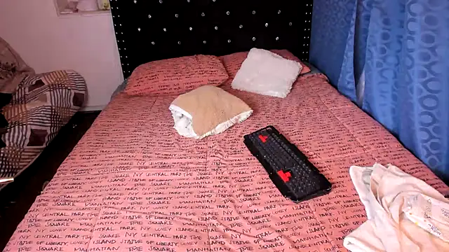 valerie luxe  online show from February 2025 09:00:01 PM