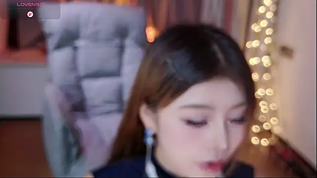 Momoever123456 online show from October 2025 02:28:01 PM