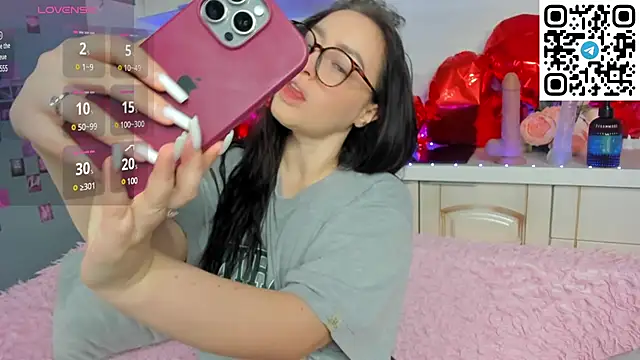 Snapshot of Kruela_Eva chatting on February 2025 11:36:02 PM Kruela Eva online show from February 2025 11:36:02 PM