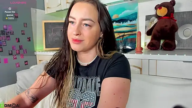 Kruela Eva online show from November 2025 11:14:01 PM