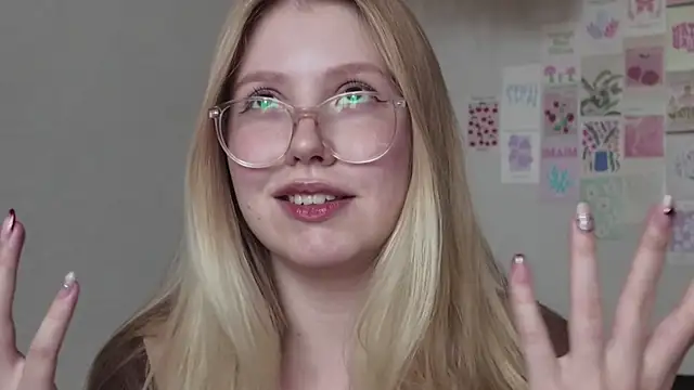 HoneyAudrey online show from October 2025 03:25:01 AM