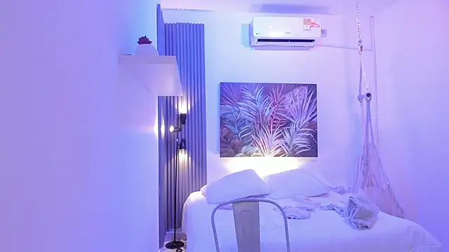 emma alice  online show from November 2025 12:16:02 PM