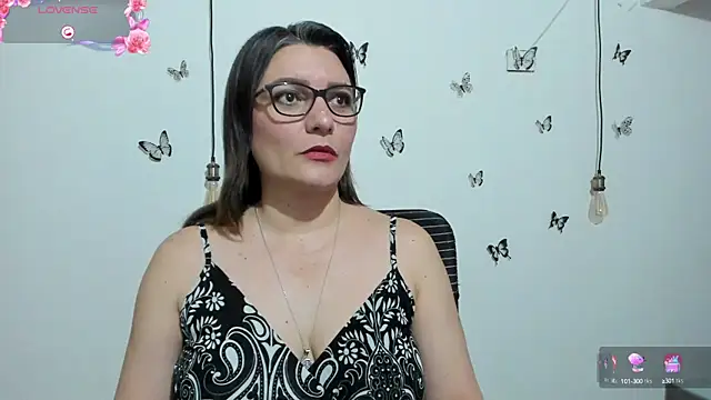 Amie Adams82  online show from September 2025 06:32:02 PM