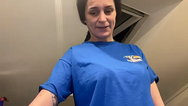 Snapshot of JeSuisUnTapin chatting on January 2026 05:27:02 PM JeSuisUnTapin online show from January 2026 05:27:02 PM