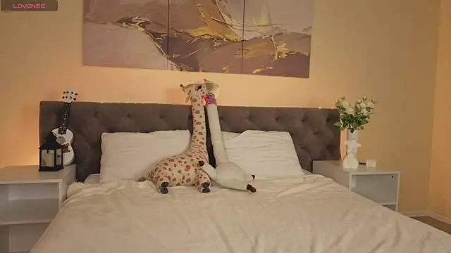 Ariella Sol online show from November 2025 01:15:01 AM