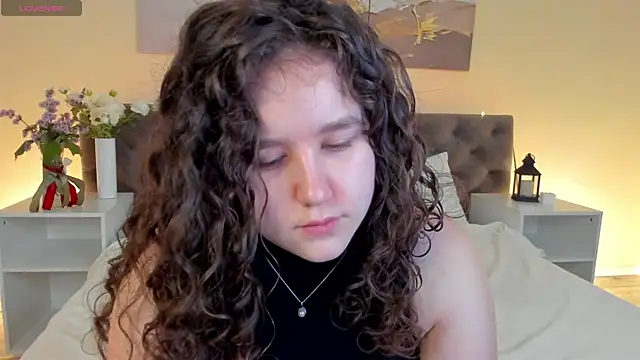 Snapshot of Ariella_Sol chatting on June 2026 01:08:02 AM Ariella Sol online show from June 2026 01:08:02 AM