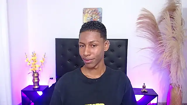 maiki18  online show from November 2025 01:57:01 PM