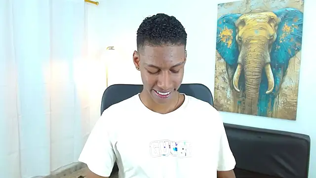 maiki18  online show from November 2025 08:53:01 PM