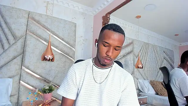 Snapshot of JamesParck chatting on January 2025 12:24:01 PM JamesParck online show from January 2025 12:24:01 PM