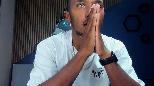 Snapshot of JamesParck chatting on January 2025 09:43:01 PM JamesParck online show from January 2025 09:43:01 PM