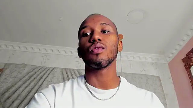 Snapshot of JamesParck chatting on March 2025 03:05:02 PM JamesParck online show from March 2025 03:05:02 PM