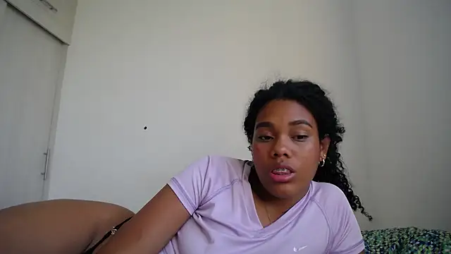 Snapshot of Dena_k_ chatting on January 2025 10:25:02 PM Dena k online show from January 2025 10:25:02 PM