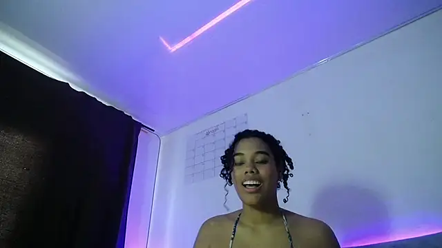 Snapshot of Dena_k_ chatting on September 2025 10:02:02 PM Dena k online show from September 2025 10:02:02 PM