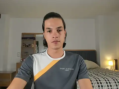 uglycoyote18 online show from April 2026 05:19:01 AM