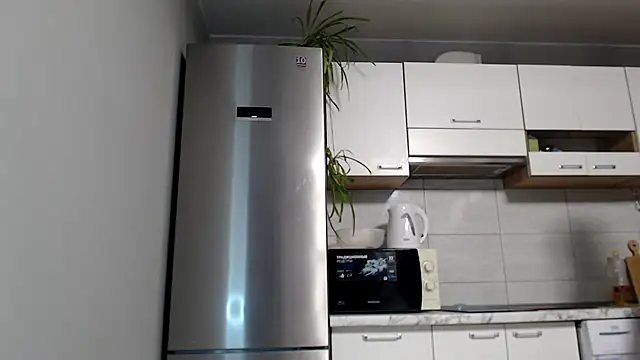 SierraSky  online show from December 2024 06:31:01 PM