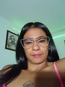 Snapshot of Leslly_ chatting on June 2026 11:14:01 AM Leslly online show from June 2026 11:14:01 AM