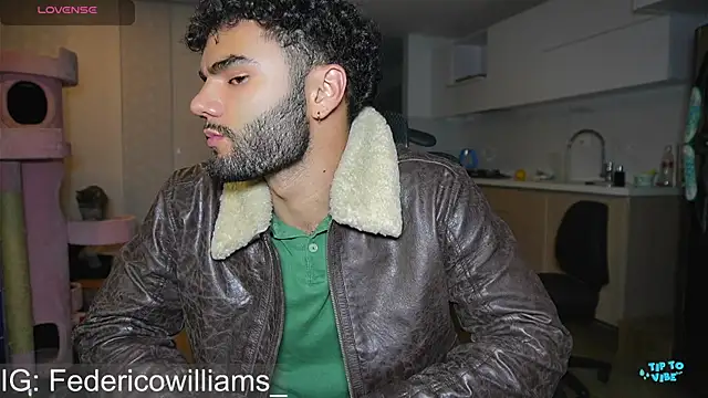 Snapshot of Derek_w chatting on December 2024 07:12:01 AM Derek w online show from December 2024 07:12:01 AM