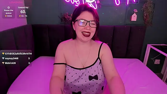 Snapshot of Emily_Amorre chatting on July 2026 02:05:17 AM Emily Amorre online show from July 2026 02:05:17 AM