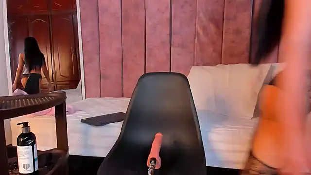 Snapshot of SelenaGmez chatting on February 2026 12:10:02 PM SelenaGmez online show from February 2026 12:10:02 PM