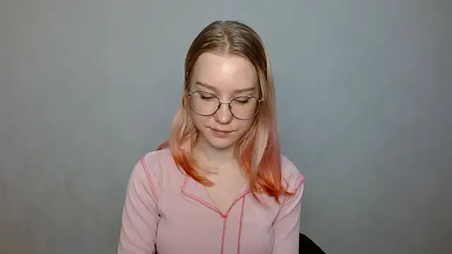 cindi hot online show from December 2024 01:00:01 PM