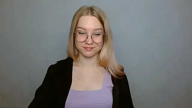 cindi hot online show from January 2025 09:08:01 AM