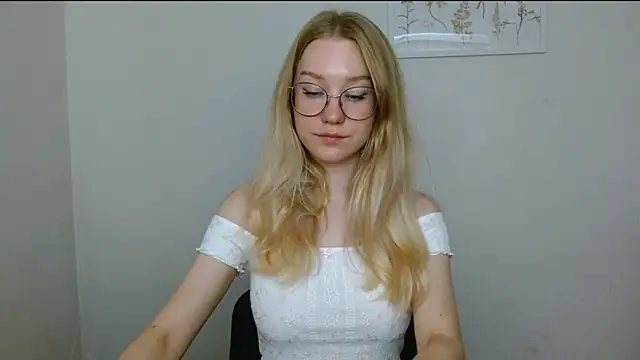 cindi hot online show from September 2025 09:31:01 AM