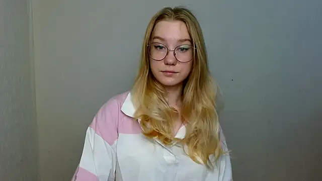 cindi hot online show from November 2025 11:03:01 AM