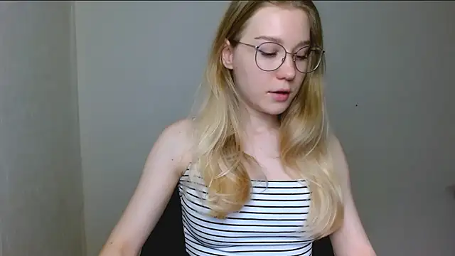 cindi hot online show from December 2025 03:19:01 PM