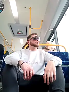 Snapshot of 1ninefellababy chatting on March 2025 12:53:02 PM 1ninefellababy online show from March 2025 12:53:02 PM