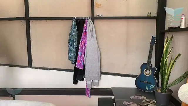 IsusSun online show from December 2025 04:47:01 PM