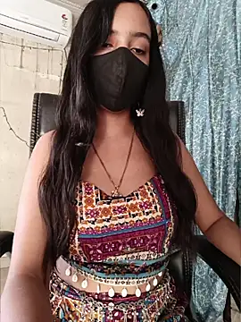 Snapshot of Parinaaz18 chatting on June 2026 01:28:02 AM Parinaaz18 online show from June 2026 01:28:02 AM
