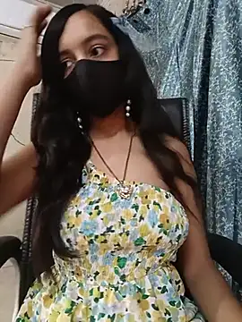 Snapshot of Parinaaz18 chatting on July 2026 01:08:01 AM Parinaaz18 online show from July 2026 01:08:01 AM