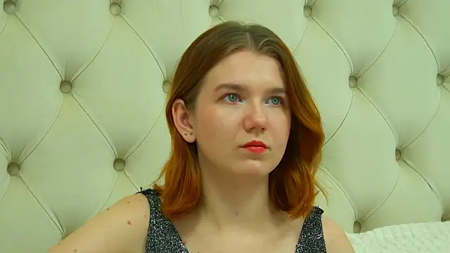 LessySmith online show from November 2025 04:45:02 PM